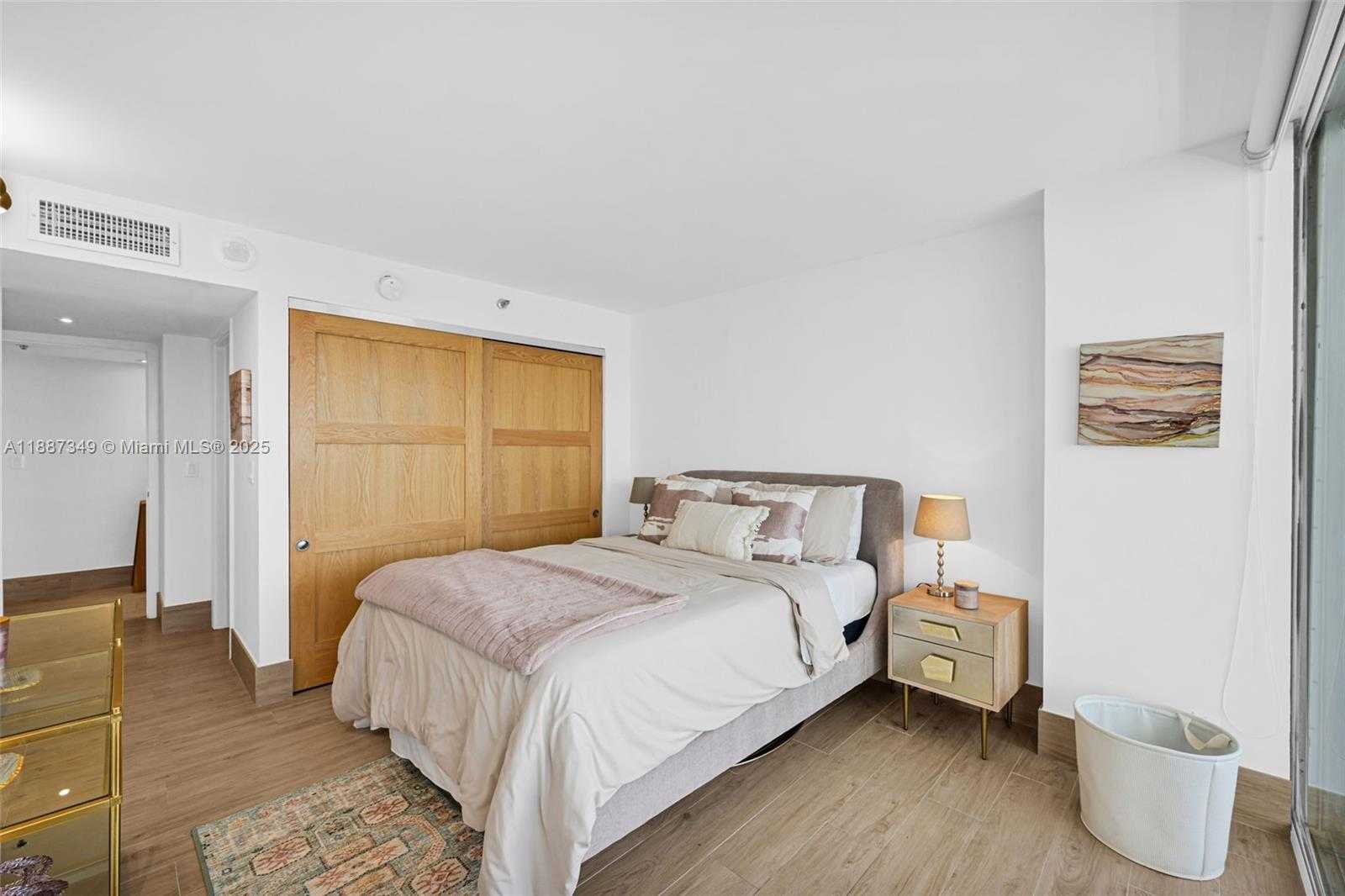 Small Image of 1627 BRICKELL AVE #2507, Miami Number 10