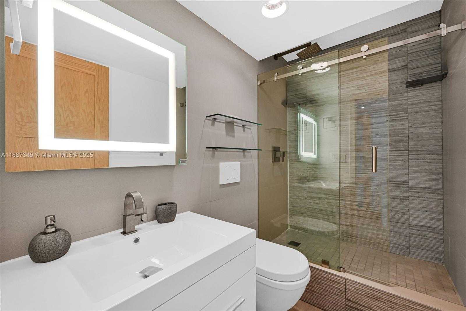 Small Image of 1627 BRICKELL AVE #2507, Miami Number 14