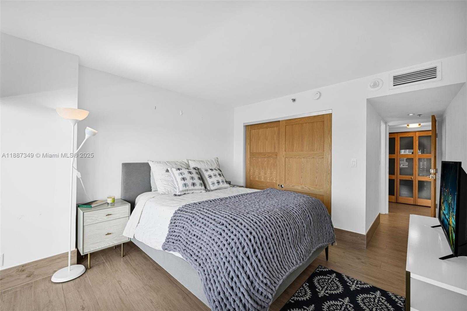 Small Image of 1627 BRICKELL AVE #2507, Miami Number 15