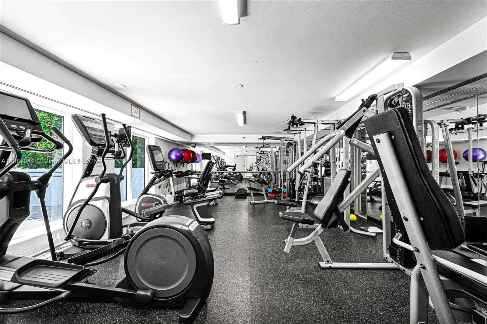 Small Image of 1627 BRICKELL AVE #2507, Miami Number 27