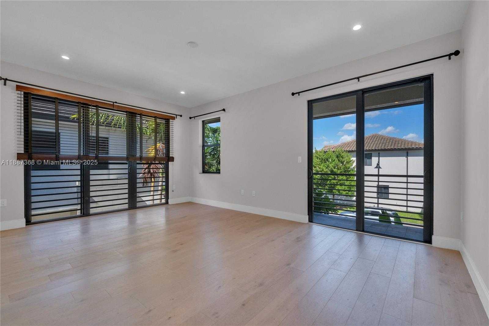 Small Image of 8217 NORTH WEST 46TH ST, Doral Number 15