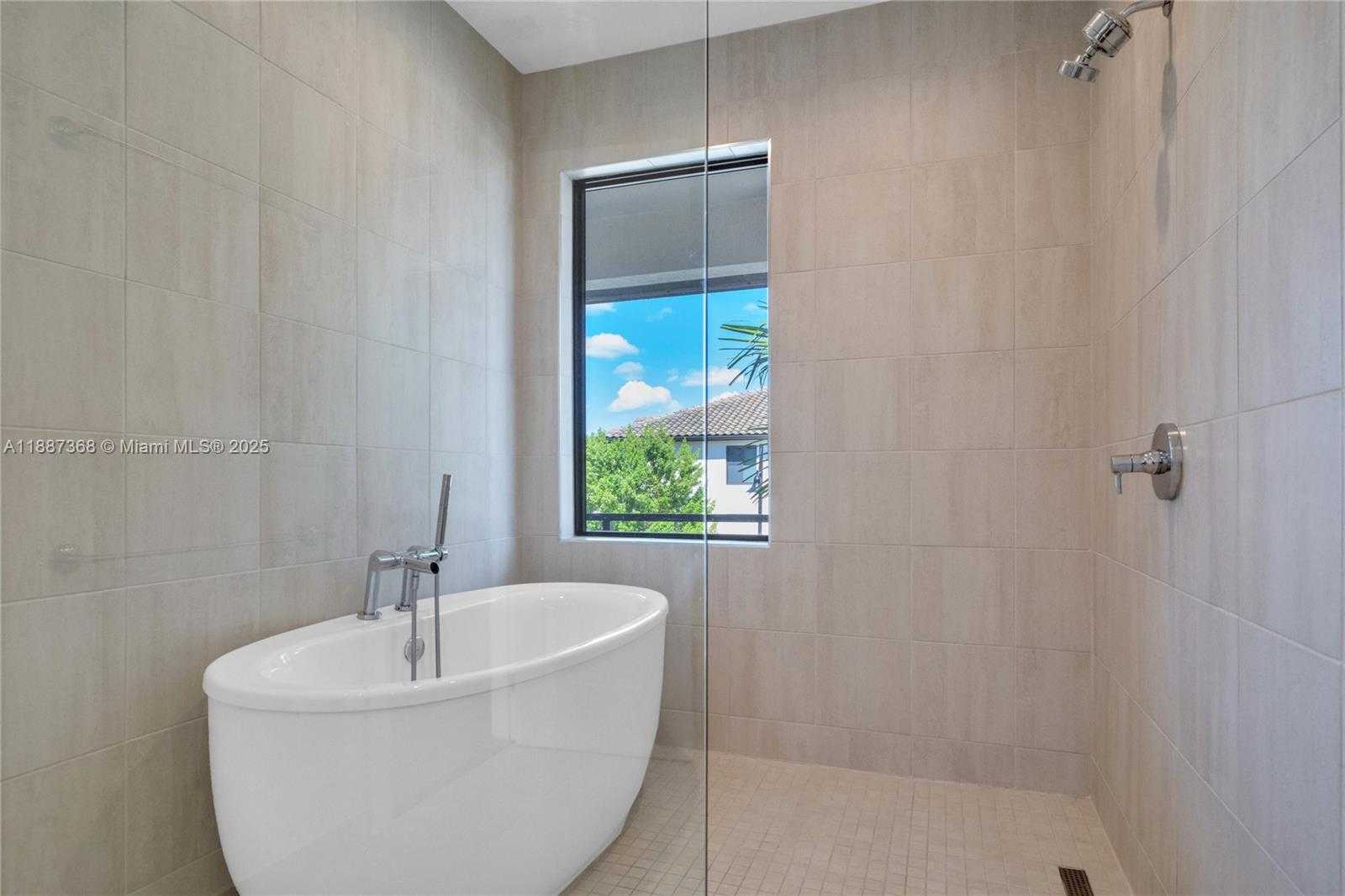 Small Image of 8217 NORTH WEST 46TH ST, Doral Number 18