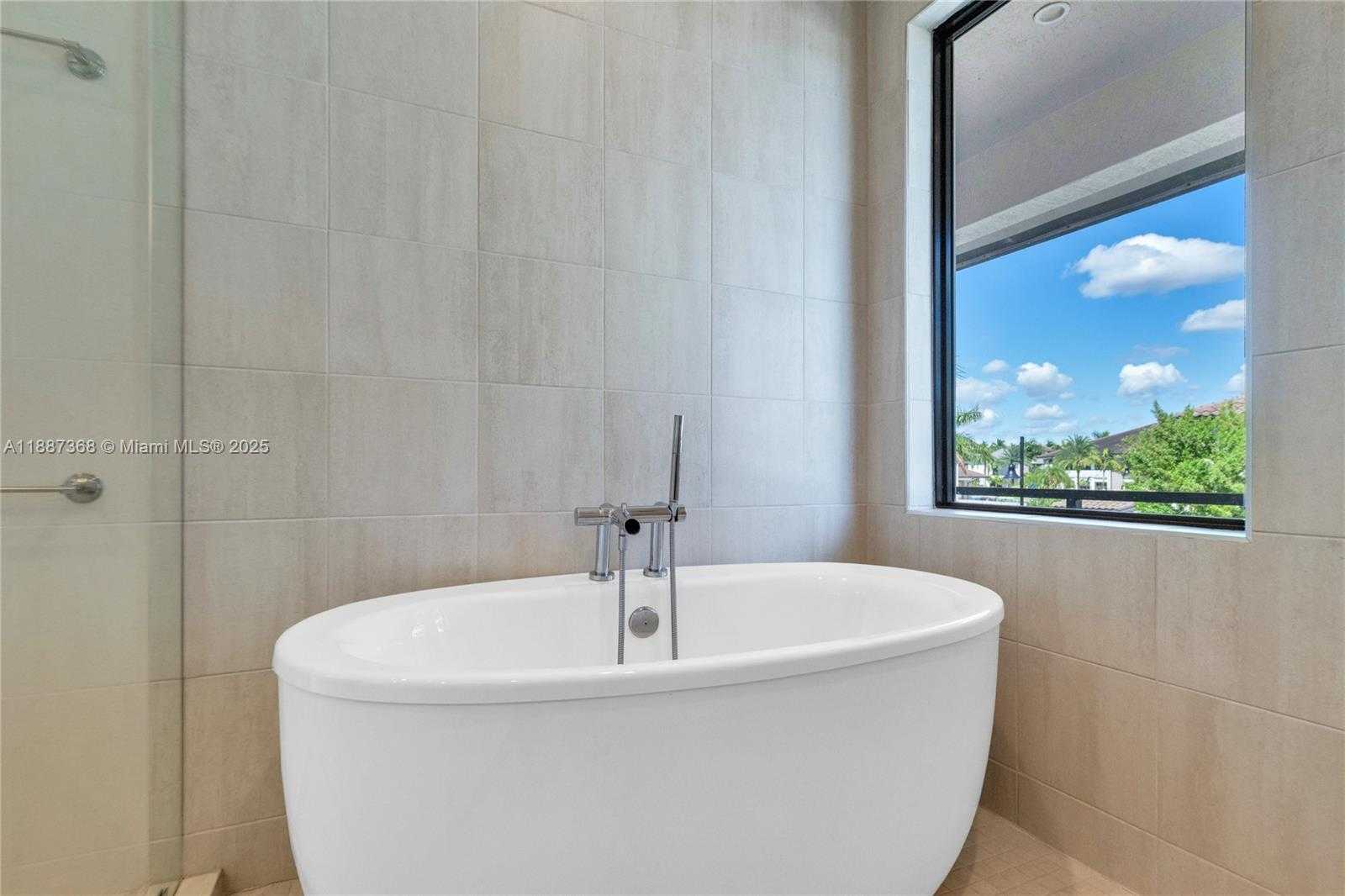 Small Image of 8217 NORTH WEST 46TH ST, Doral Number 19