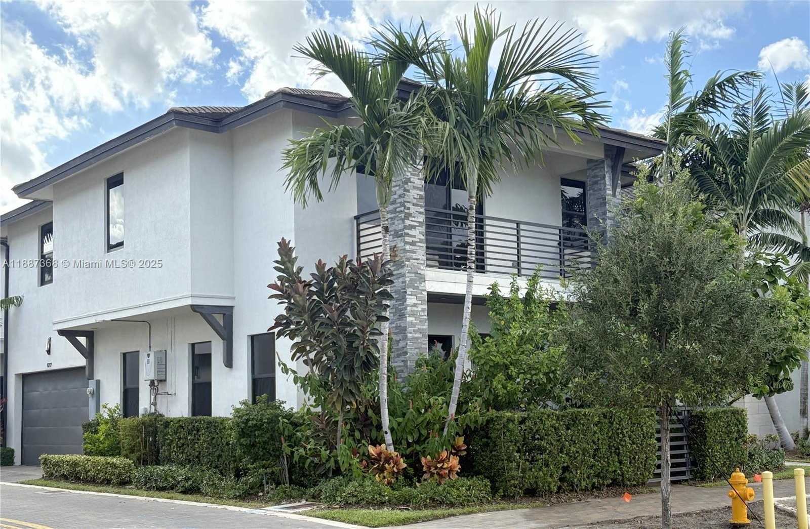 Small Image of 8217 NORTH WEST 46TH ST, Doral Number 2