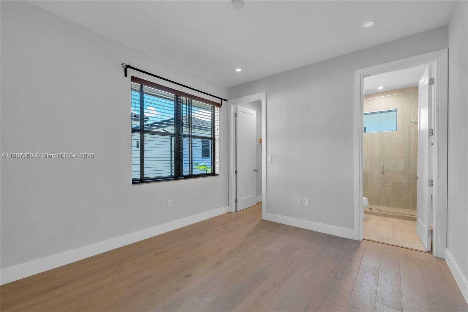 Small Image of 8217 NORTH WEST 46TH ST, Doral Number 26