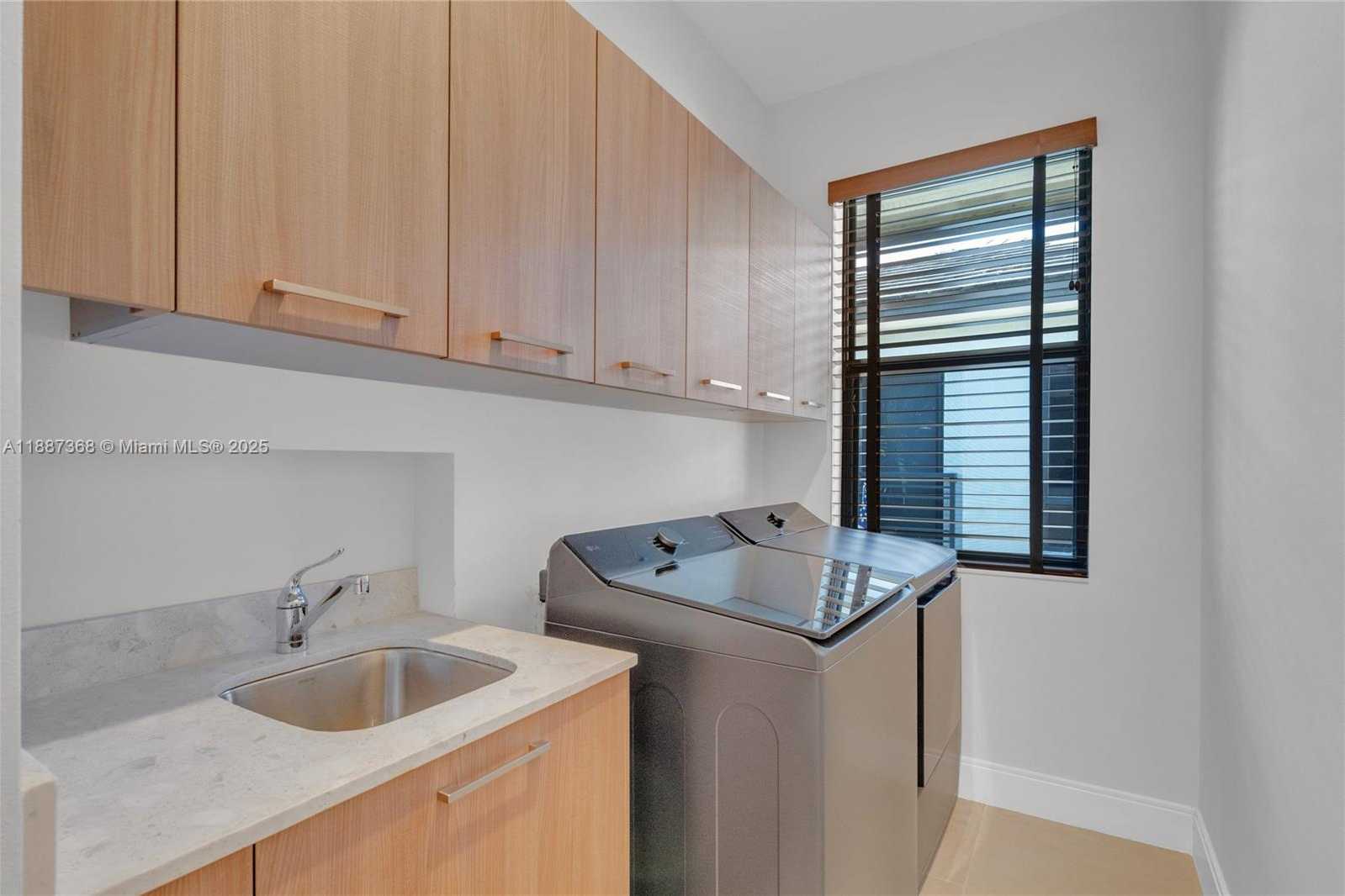 Small Image of 8217 NORTH WEST 46TH ST, Doral Number 28
