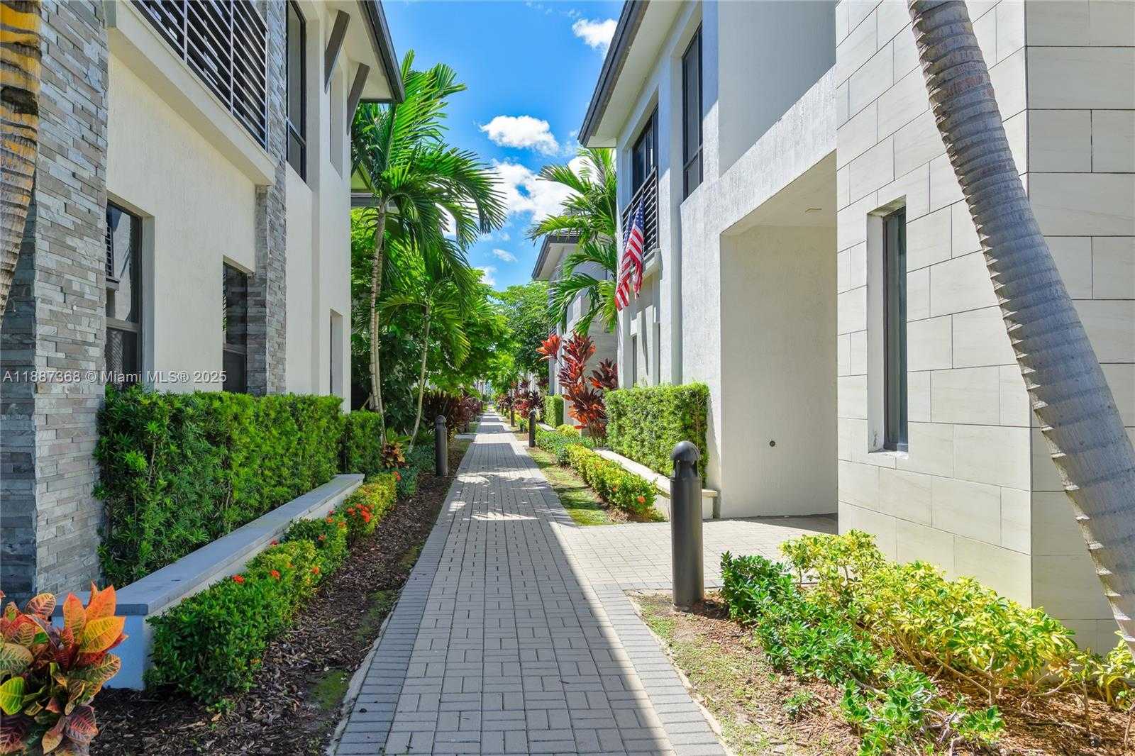 Small Image of 8217 NORTH WEST 46TH ST, Doral Number 30