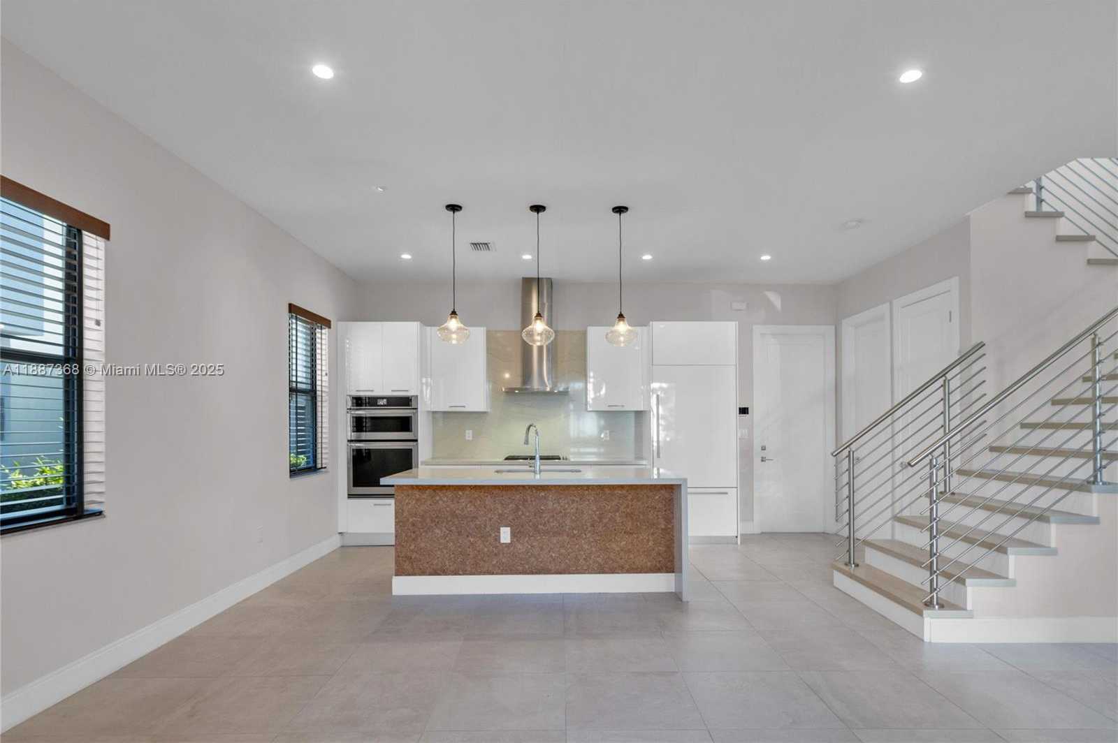Small Image of 8217 NORTH WEST 46TH ST, Doral Number 7