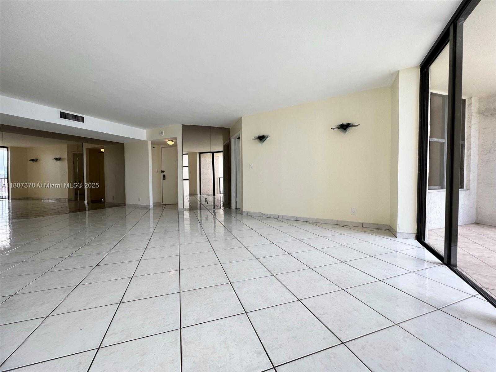 Small Image of 18181 NORTH EAST 31 CT #2705, Aventura Number 3