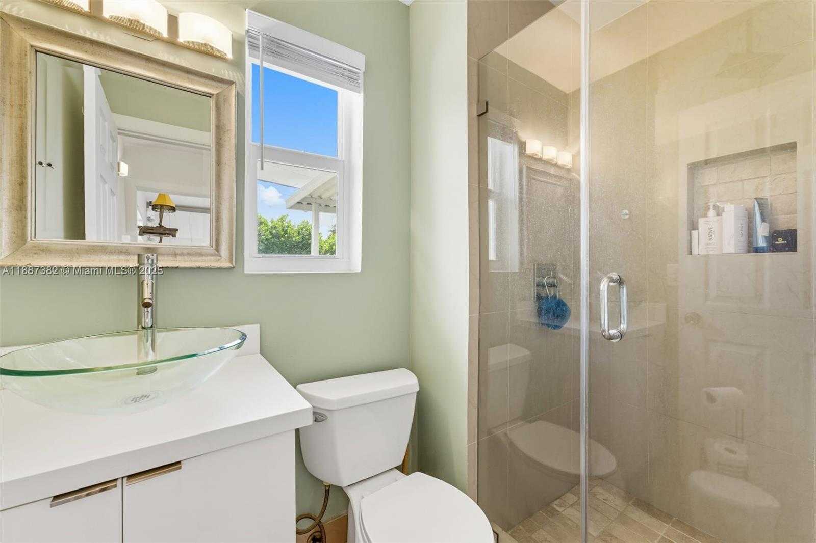 Small Image of 9425 NORTH MIAMI AVE #9425, Miami Shores Number 10