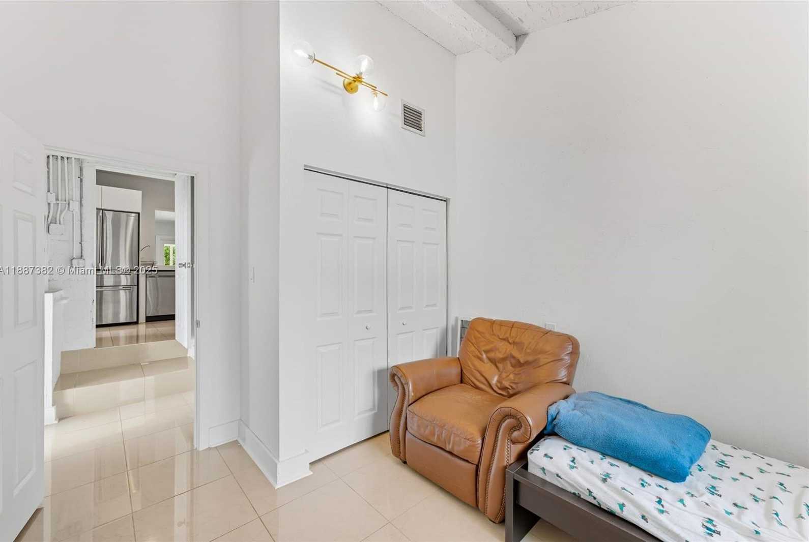 Small Image of 9425 NORTH MIAMI AVE #9425, Miami Shores Number 14