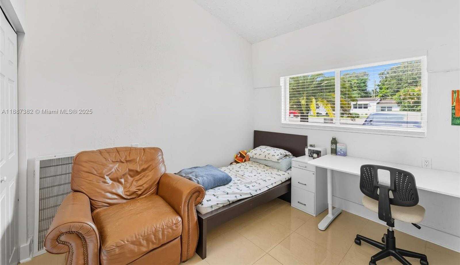 Small Image of 9425 NORTH MIAMI AVE #9425, Miami Shores Number 18