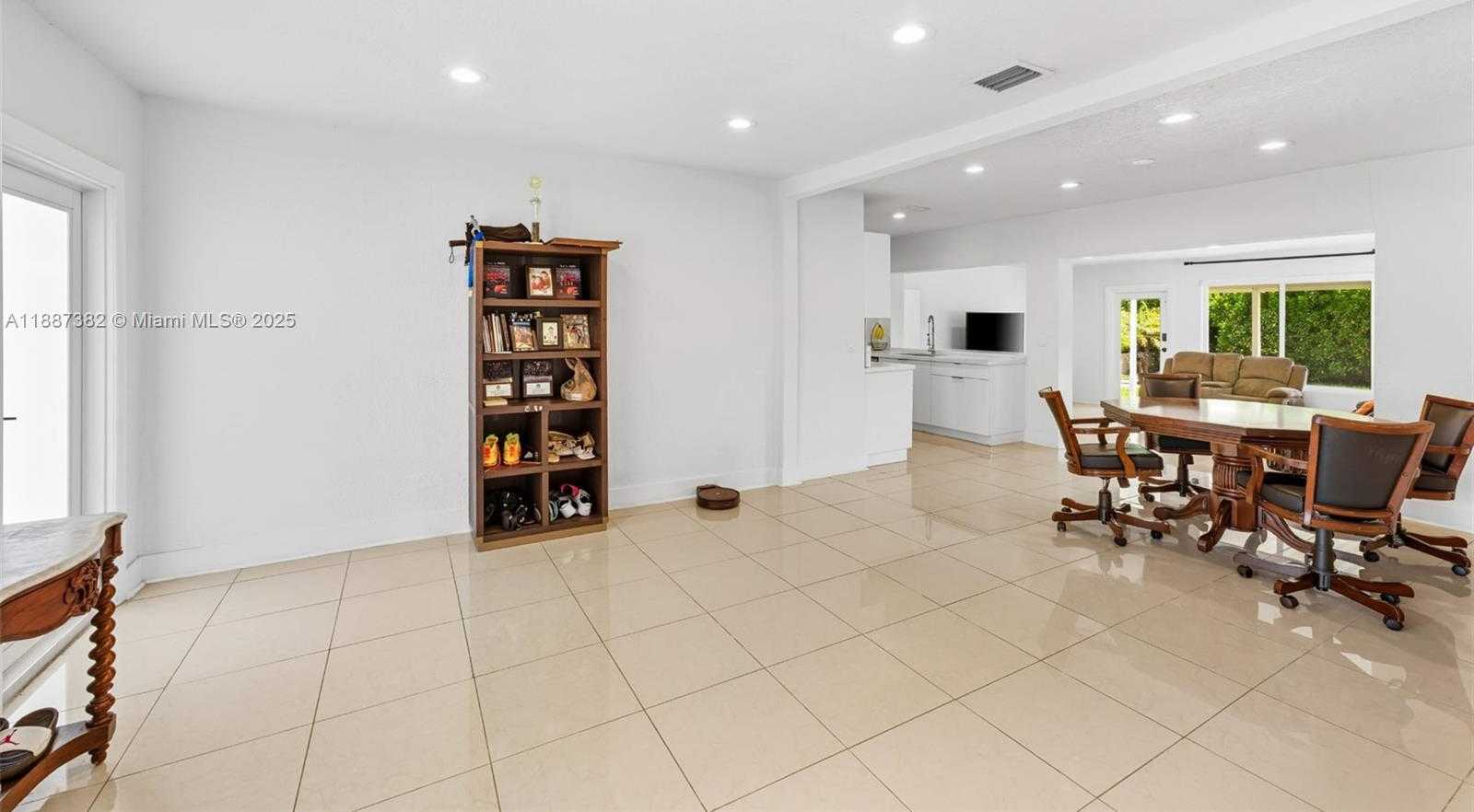 Small Image of 9425 NORTH MIAMI AVE #9425, Miami Shores Number 2