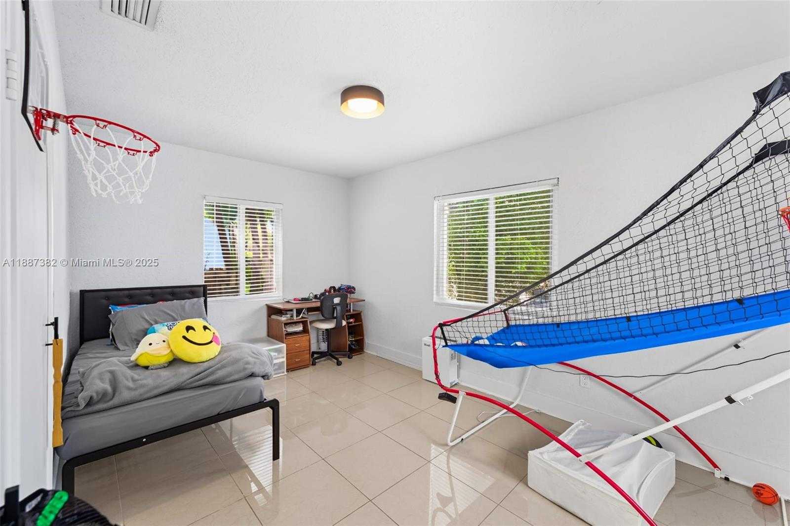 Small Image of 9425 NORTH MIAMI AVE #9425, Miami Shores Number 22