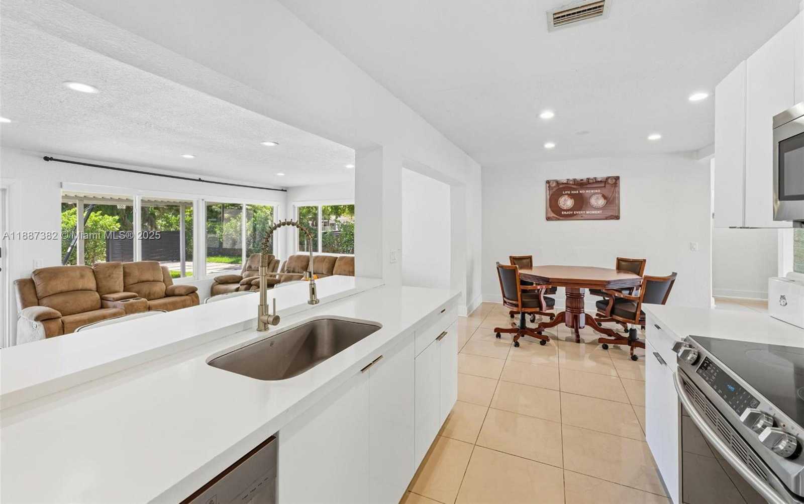 Small Image of 9425 NORTH MIAMI AVE #9425, Miami Shores Number 6