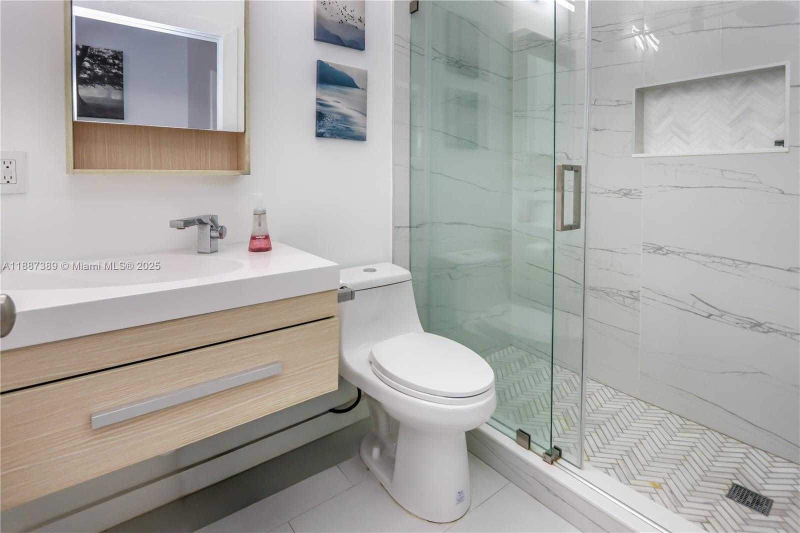 Small Image of 1230 SOUTH 13TH AVE #1230, Hollywood Number 24