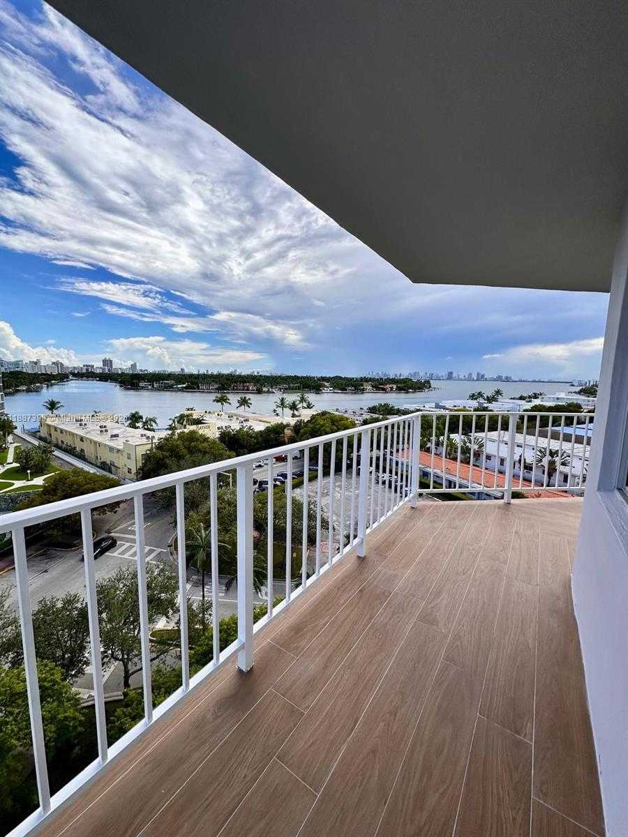 Small Image of 6900 BAY DR #8D, Miami Beach Number 12