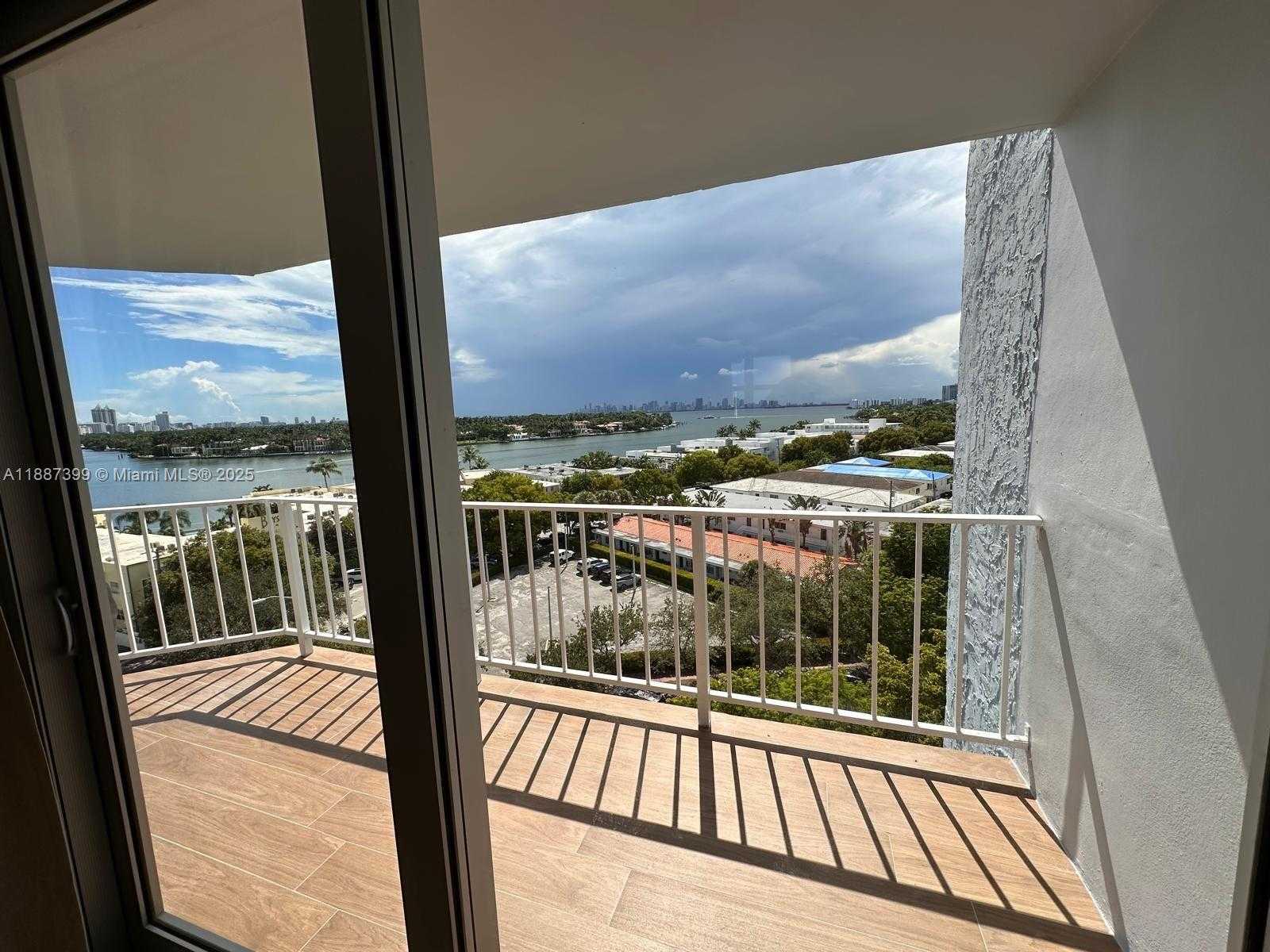 Small Image of 6900 BAY DR #8D, Miami Beach Number 13