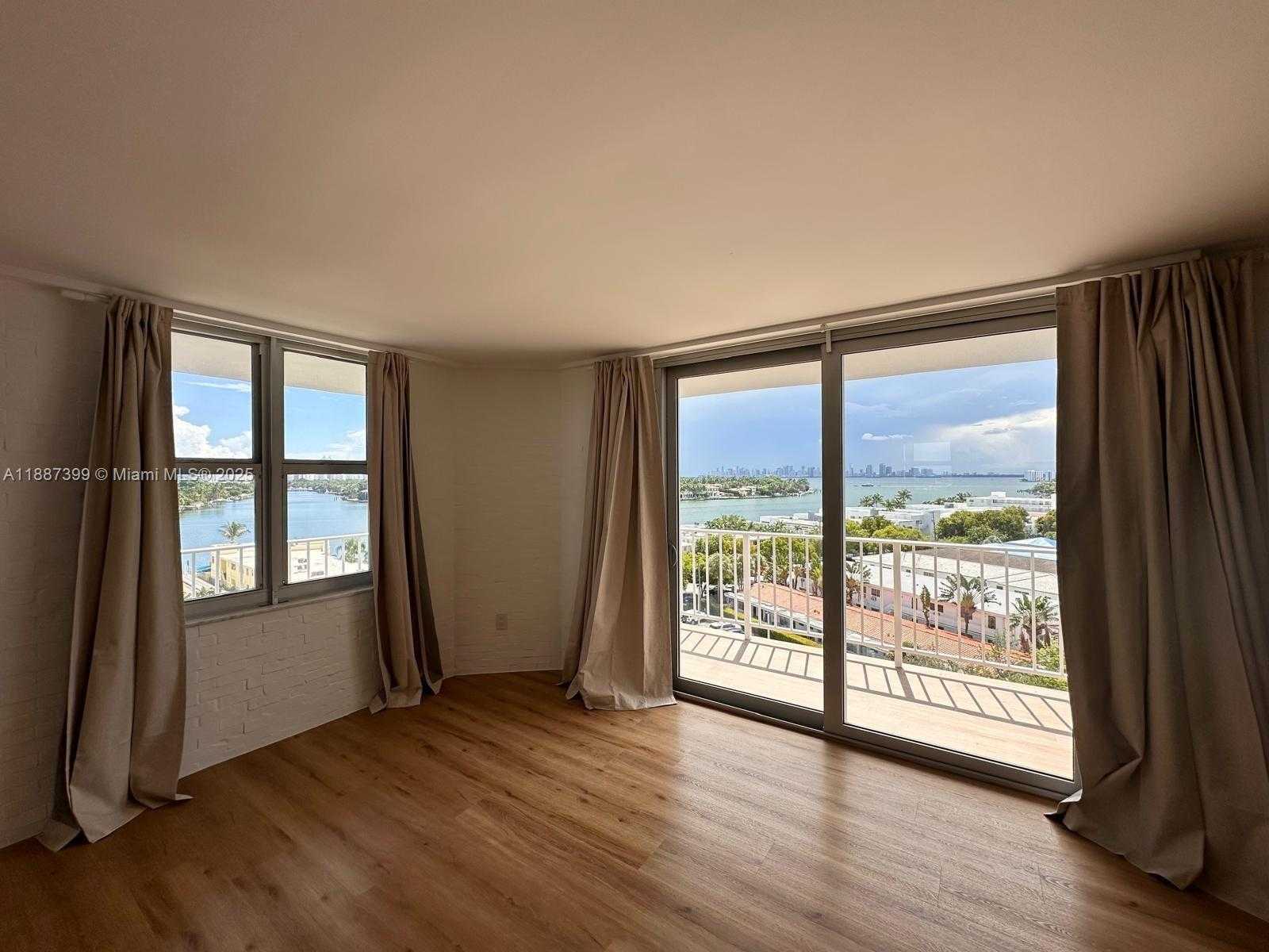 Small Image of 6900 BAY DR #8D, Miami Beach Number 14