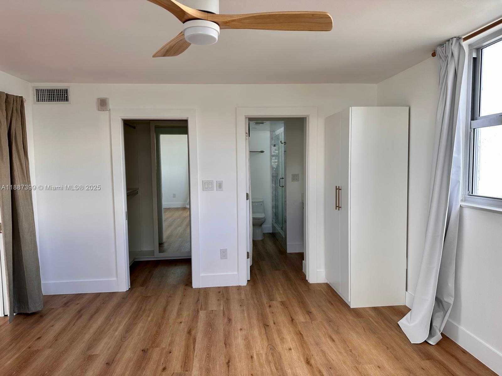 Small Image of 6900 BAY DR #8D, Miami Beach Number 18