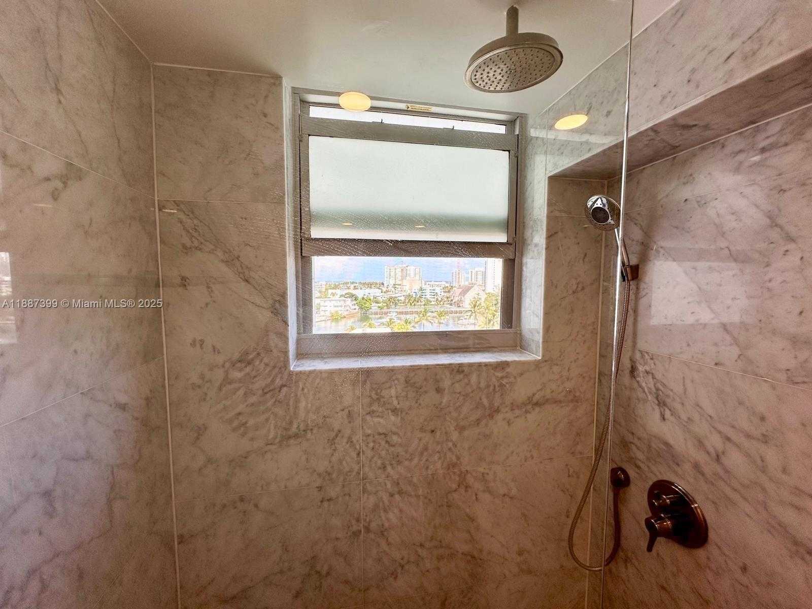 Small Image of 6900 BAY DR #8D, Miami Beach Number 7