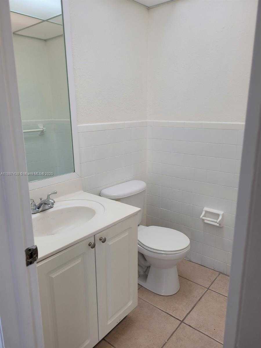 Small Image of Hialeah Number 9