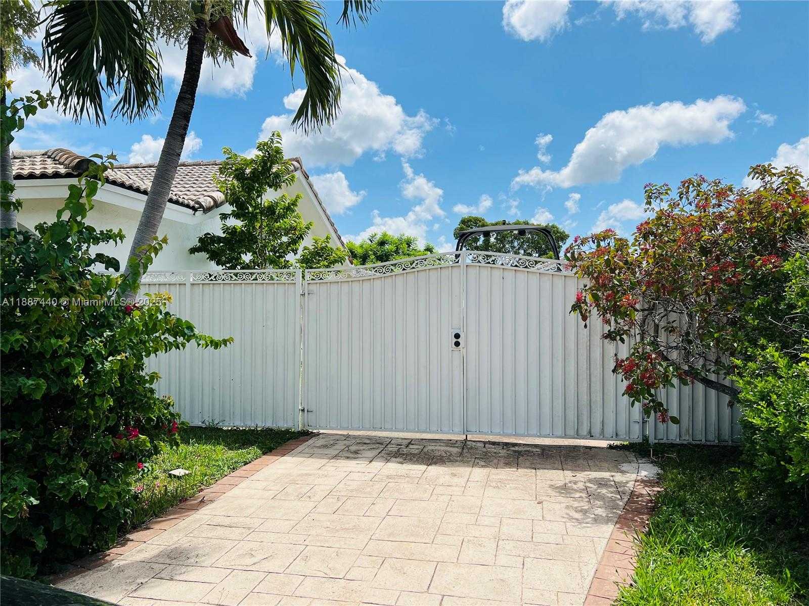 Small Image of 15765 SOUTH WEST 139 AVE, Miami Number 10