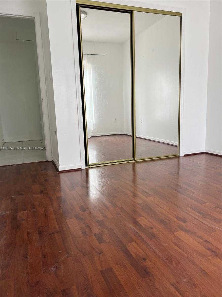 Small Image of 15765 SOUTH WEST 139 AVE, Miami Number 13