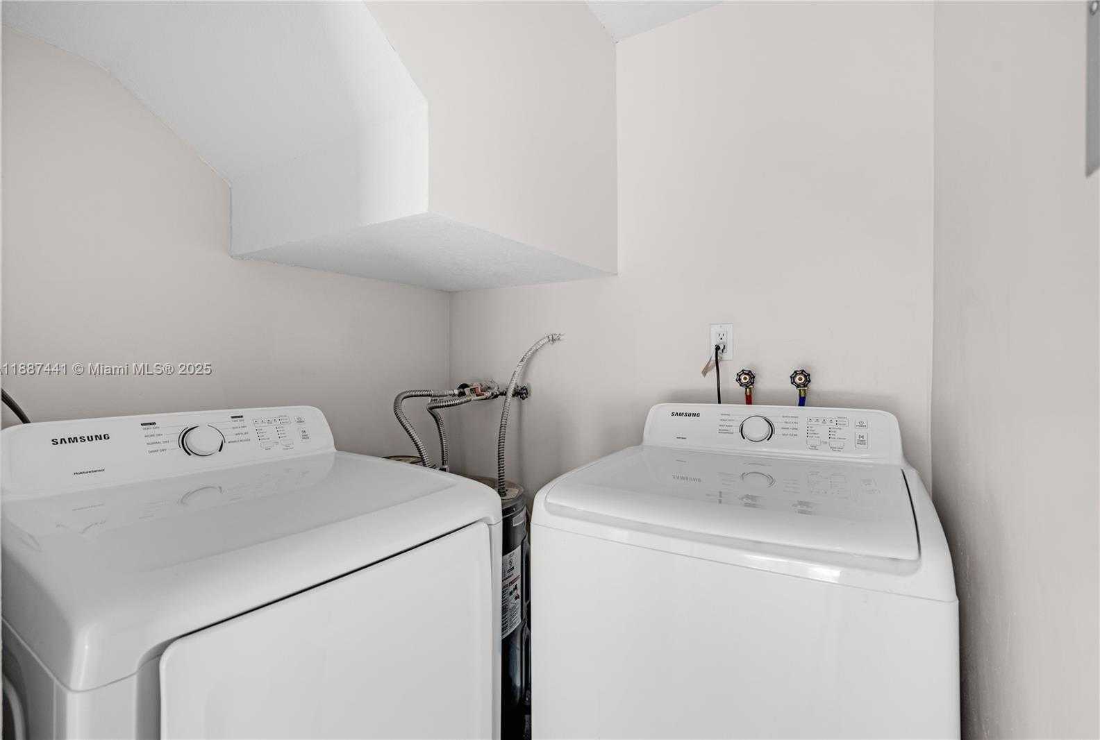 Small Image of 6023 SOUTH WEST 133RD CT, Miami Number 15