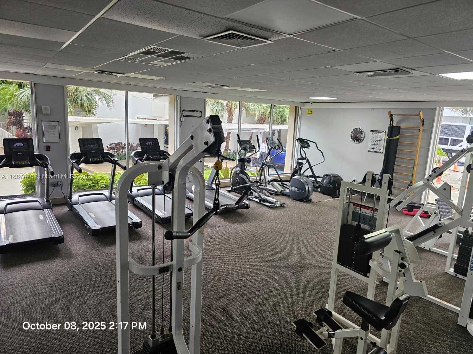Small Image of 300 BAYVIEW DR #1402, Sunny Isles Beach Number 12