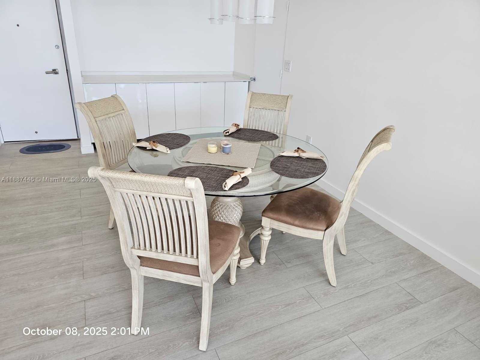 Small Image of 300 BAYVIEW DR #1402, Sunny Isles Beach Number 2