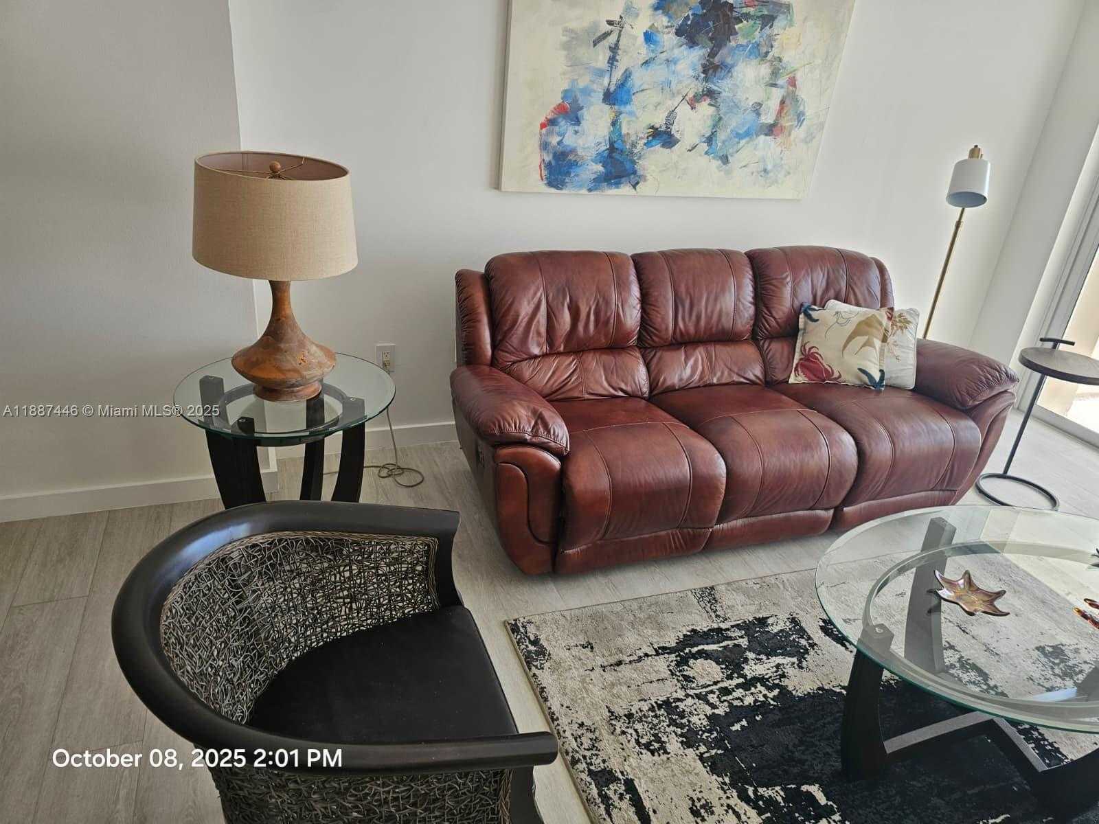 Small Image of 300 BAYVIEW DR #1402, Sunny Isles Beach Number 4