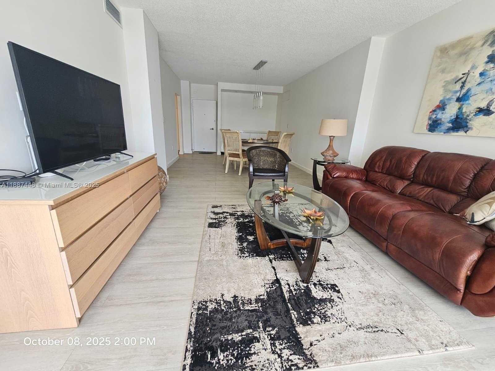 Small Image of 300 BAYVIEW DR #1402, Sunny Isles Beach Number 6