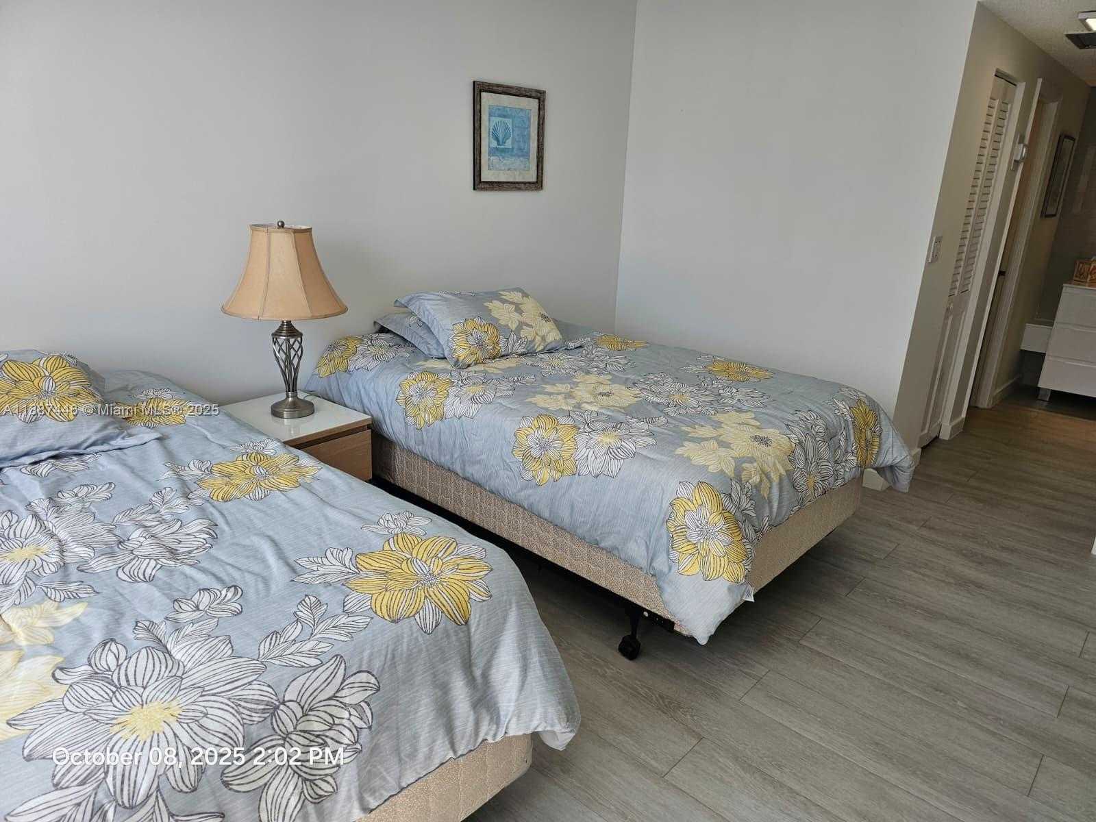 Small Image of 300 BAYVIEW DR #1402, Sunny Isles Beach Number 7