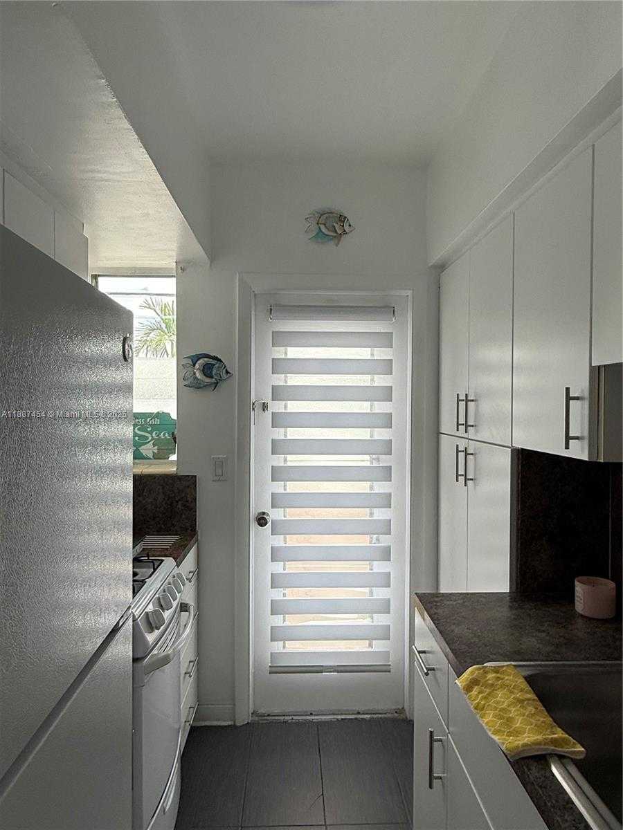 Small Image of 1060 PENNSYLVANIA AVE #18, Miami Beach Number 10