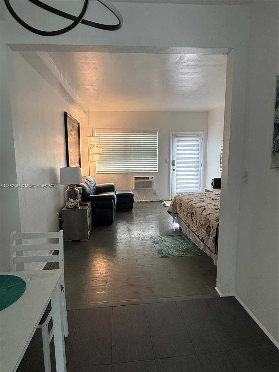 Small Image of 1060 PENNSYLVANIA AVE #18, Miami Beach Number 11