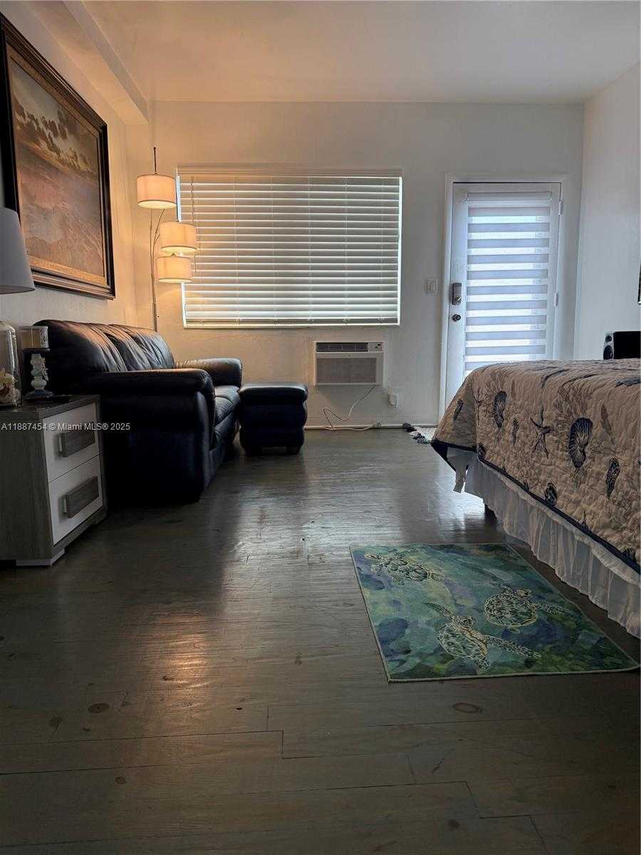 Small Image of 1060 PENNSYLVANIA AVE #18, Miami Beach Number 3