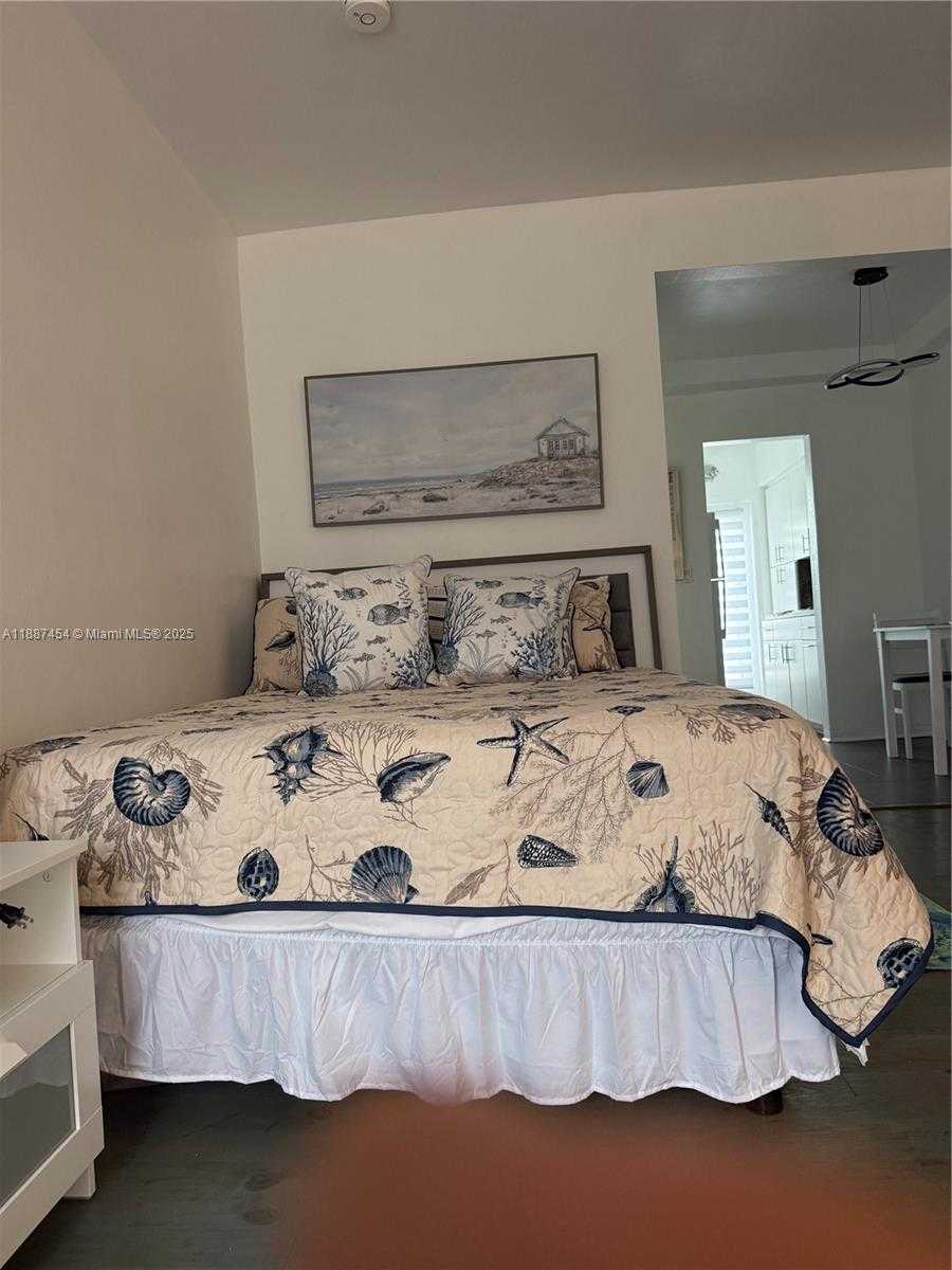 Small Image of 1060 PENNSYLVANIA AVE #18, Miami Beach Number 5