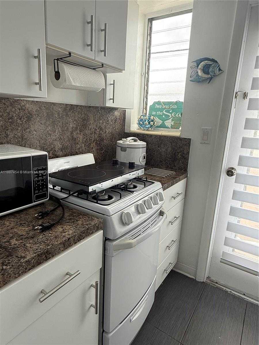 Small Image of 1060 PENNSYLVANIA AVE #18, Miami Beach Number 8