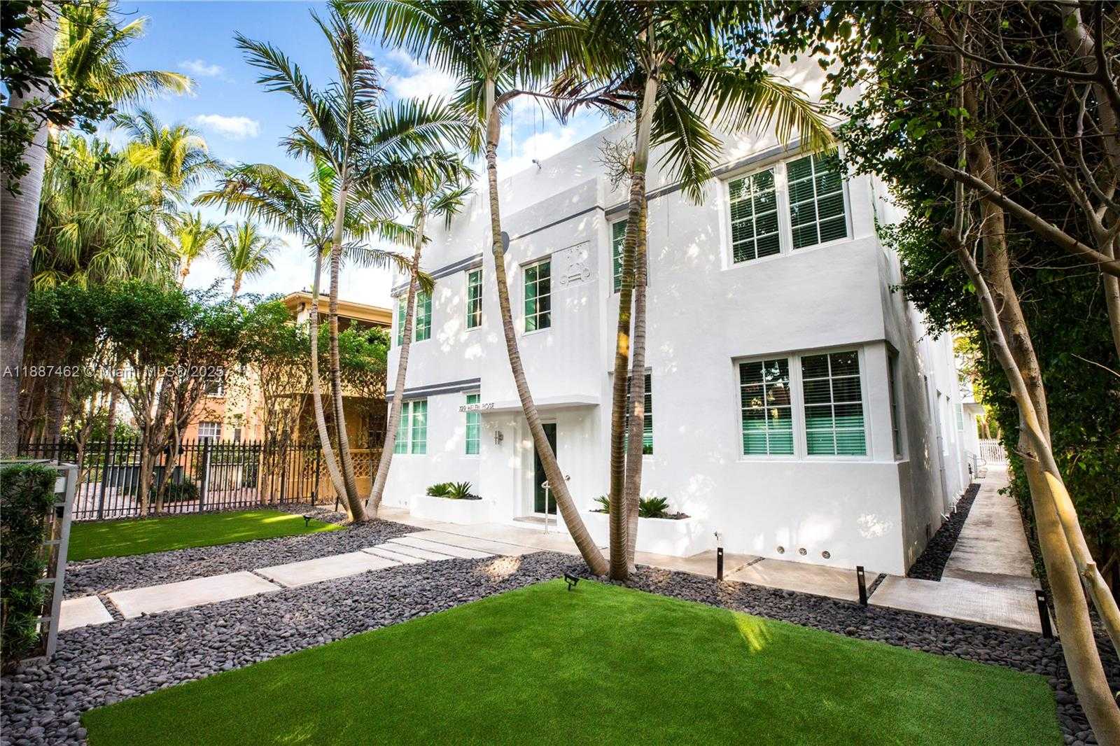 Small Image of 729 MERIDIAN AV #5, Miami Beach Number 13
