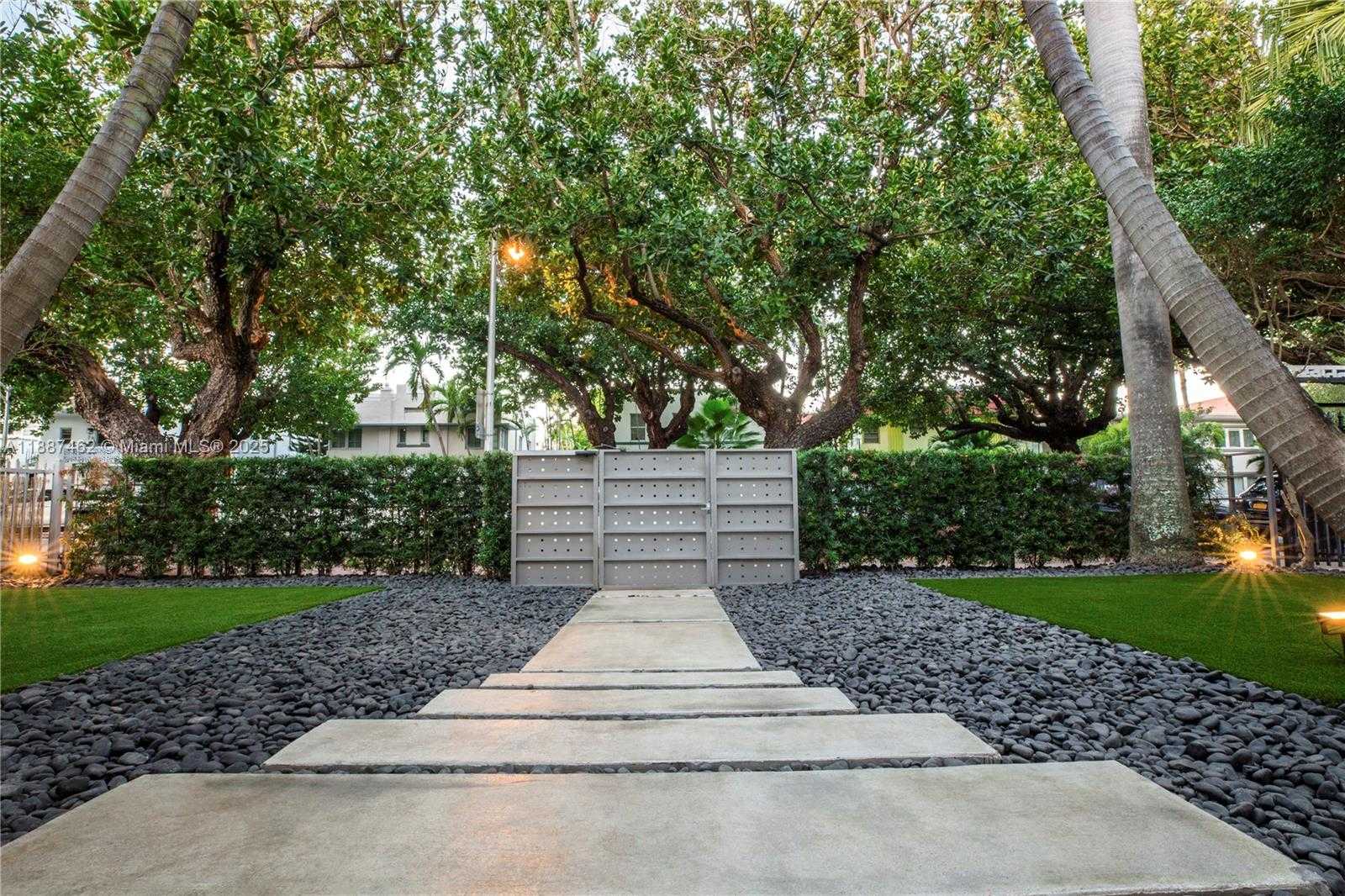 Small Image of 729 MERIDIAN AV #5, Miami Beach Number 16
