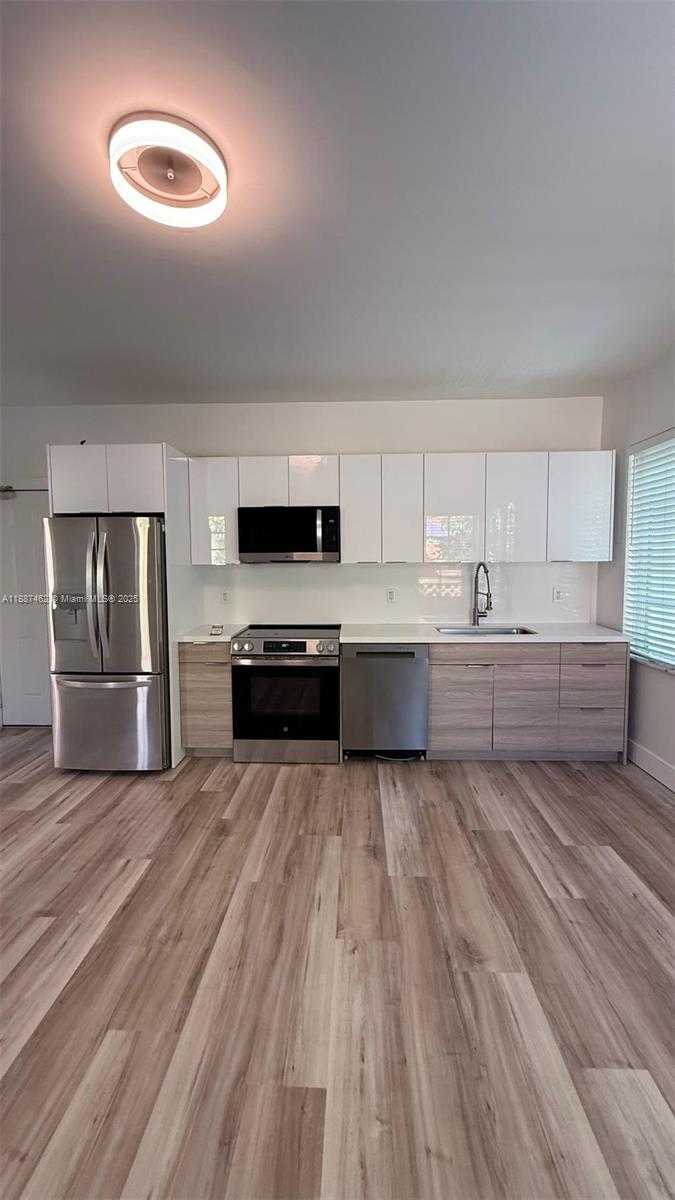 Small Image of 729 MERIDIAN AV #5, Miami Beach Number 2