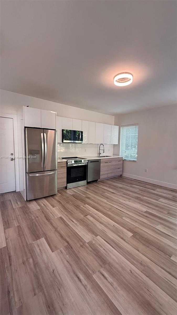 Small Image of 729 MERIDIAN AV #5, Miami Beach Number 5
