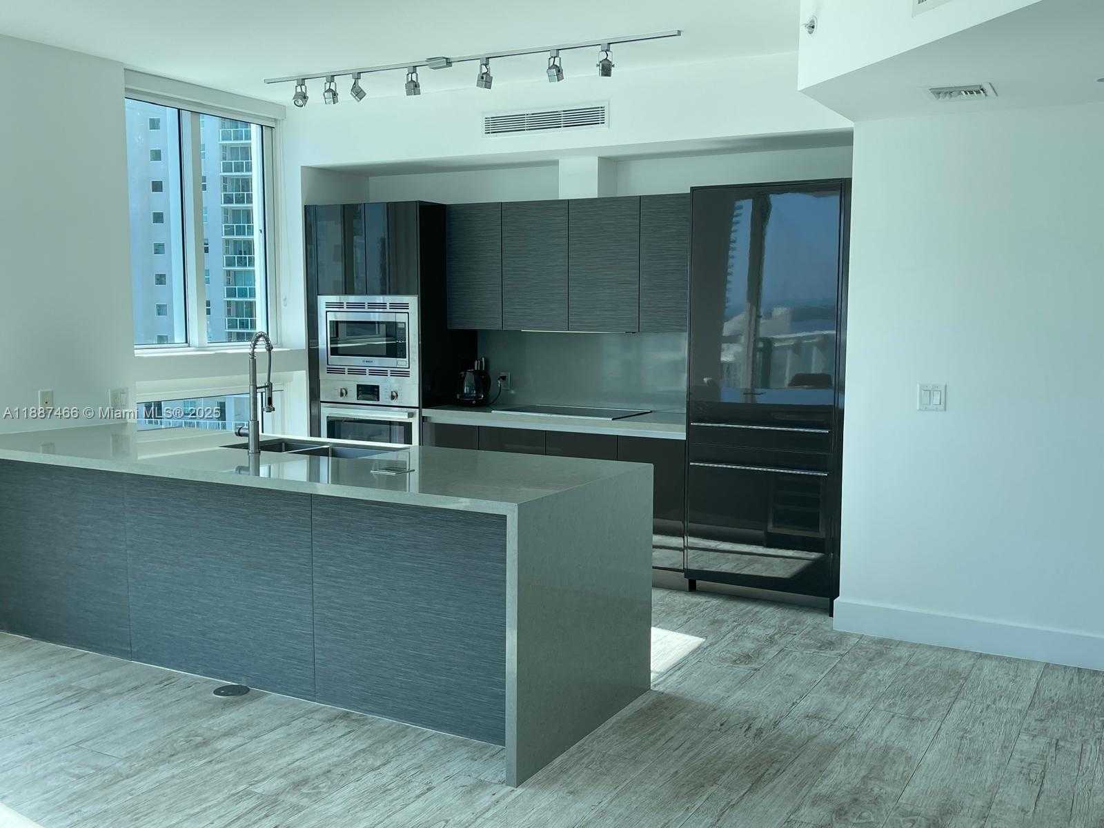 Small Image of 1080 BRICKELL AVE #2700, Miami Number 3