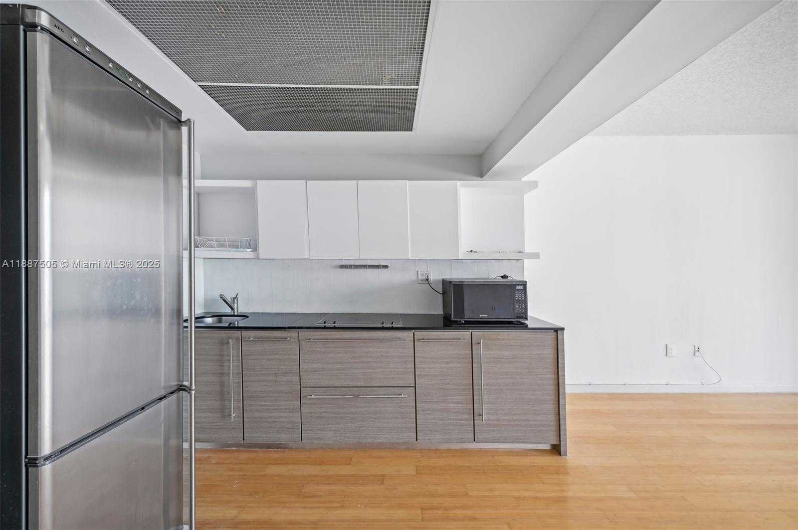 Small Image of 540 BRICKELL KEY DR #1807, Miami Number 10