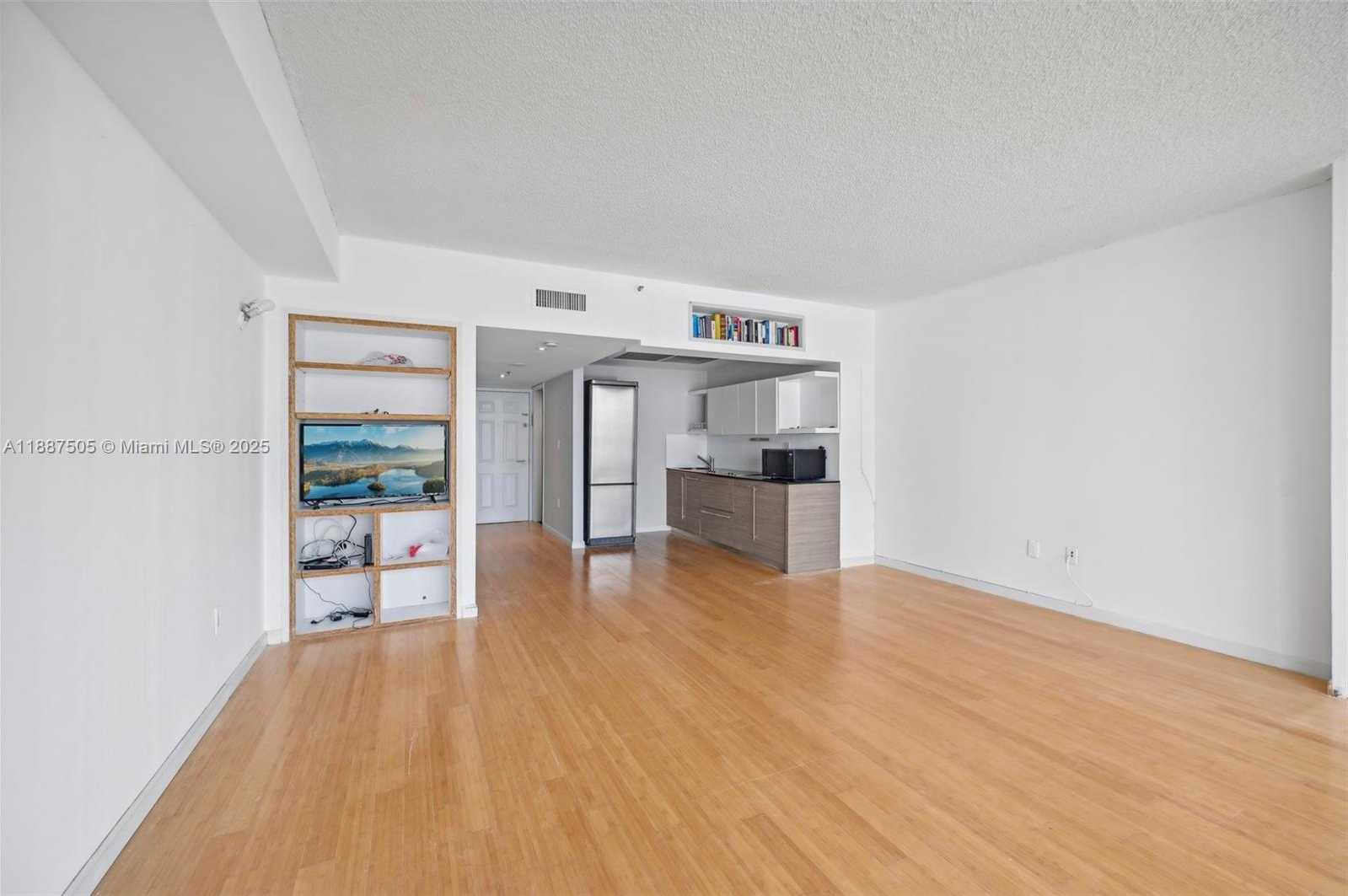Small Image of 540 BRICKELL KEY DR #1807, Miami Number 11