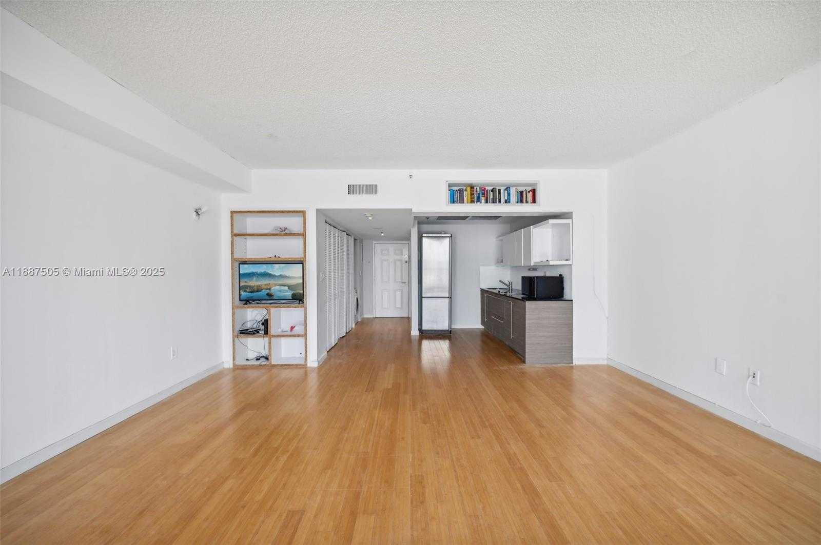 Small Image of 540 BRICKELL KEY DR #1807, Miami Number 5