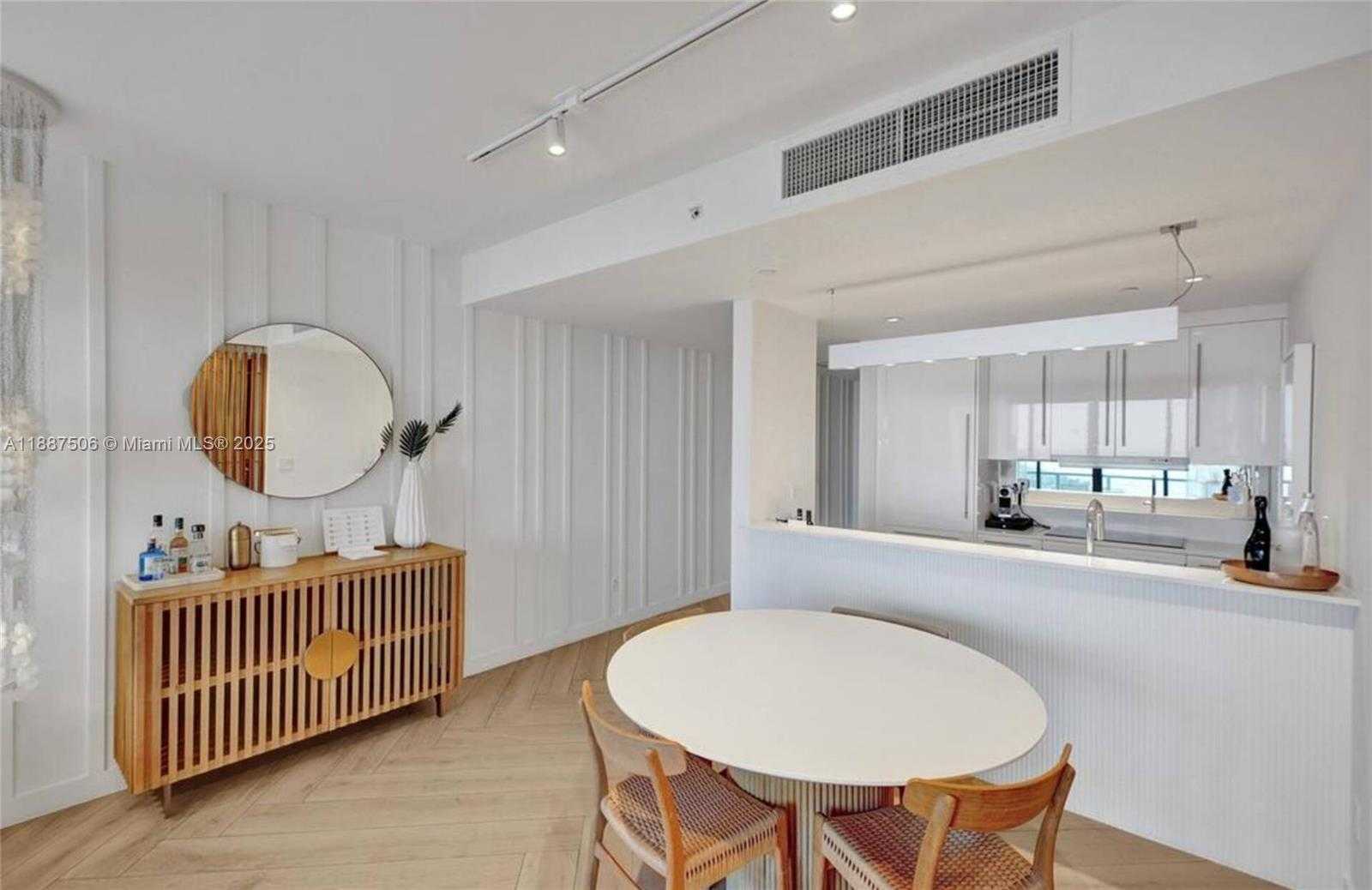 Small Image of 2201 COLLINS AVENUE #1214, Miami Beach Number 10