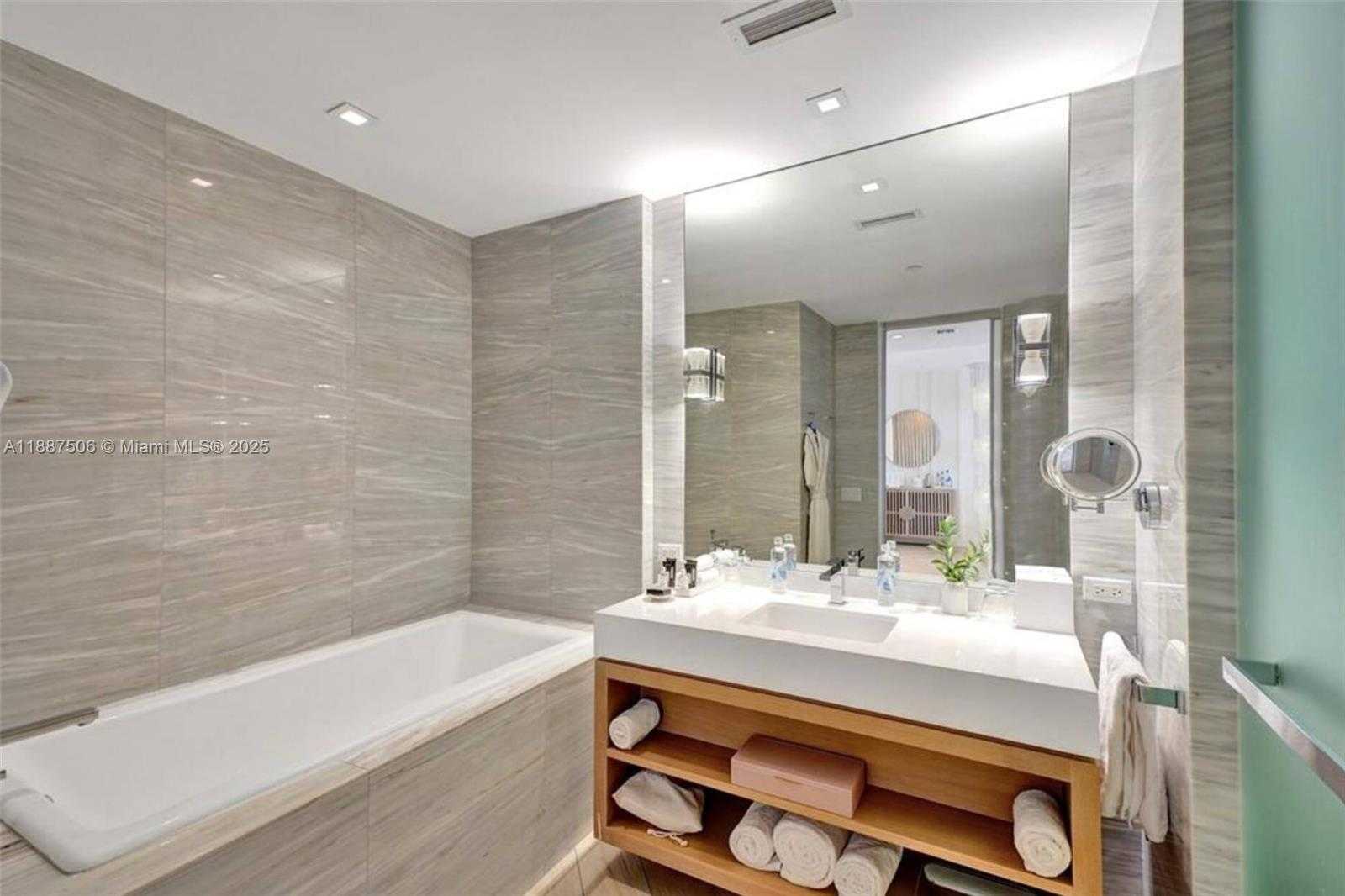 Small Image of 2201 COLLINS AVENUE #1214, Miami Beach Number 16