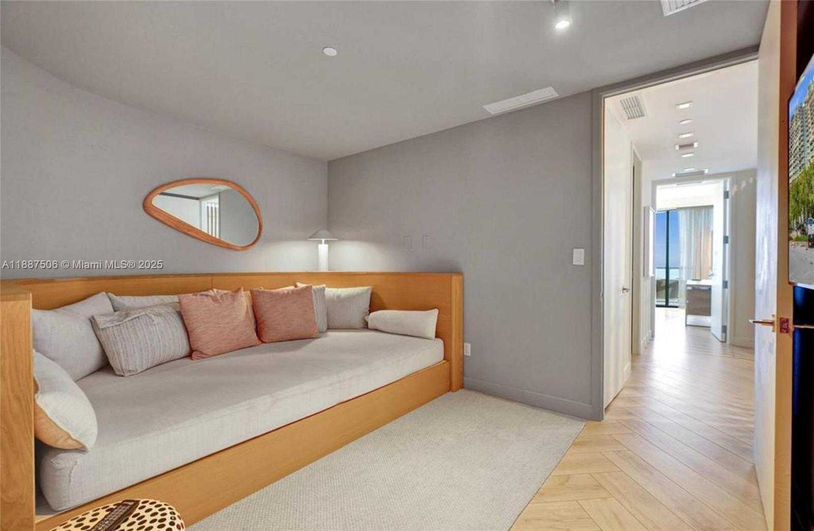 Small Image of 2201 COLLINS AVENUE #1214, Miami Beach Number 19